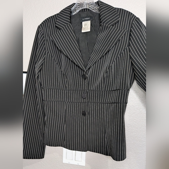 B. Smart Charcoal Pinstripe Blazer - Picture 11 of 12